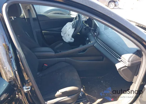 2021 Hyundai Elantra Sel z USA, uszkodzony, nr VIN KMHLM4AG7MU125222